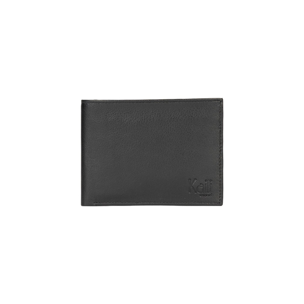 K11403AB | Men's wallet in genuine full-grain leather with a light grain. Black. Coin pocket. Closed dimensions: 12.5 x 9.3 x 1 cm. Packaging: Rigid gift box with bottom/lid